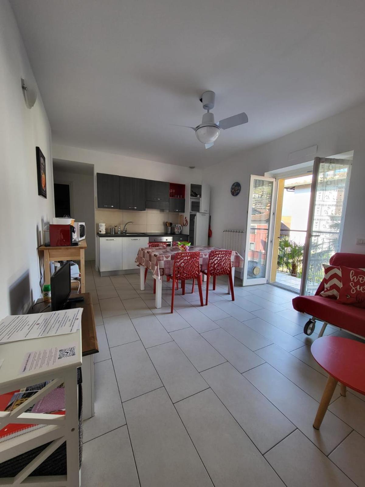 Red Apartment - Residenza Silvana ヴェルバーニア エクステリア 写真