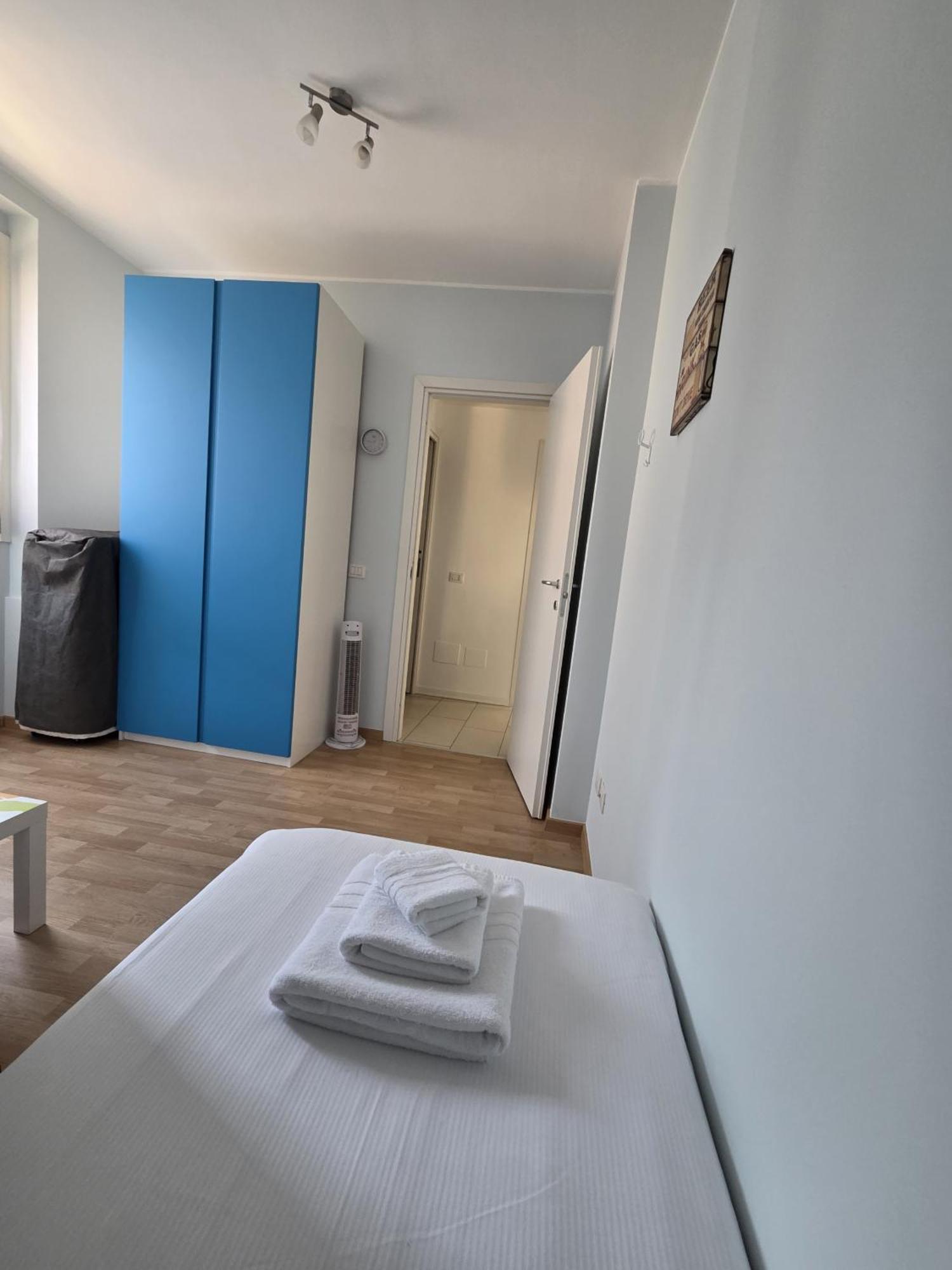 Red Apartment - Residenza Silvana ヴェルバーニア エクステリア 写真